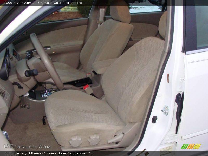 Satin White Pearl / Blond 2006 Nissan Altima 2.5 S