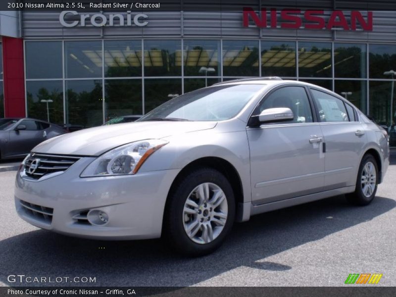 Radiant Silver / Charcoal 2010 Nissan Altima 2.5 SL