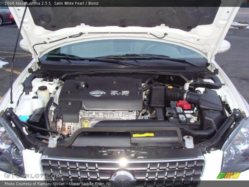 Satin White Pearl / Blond 2006 Nissan Altima 2.5 S