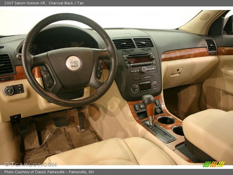 Charcoal Black / Tan 2007 Saturn Outlook XR