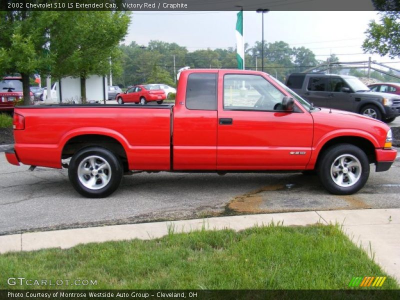 Victory Red / Graphite 2002 Chevrolet S10 LS Extended Cab