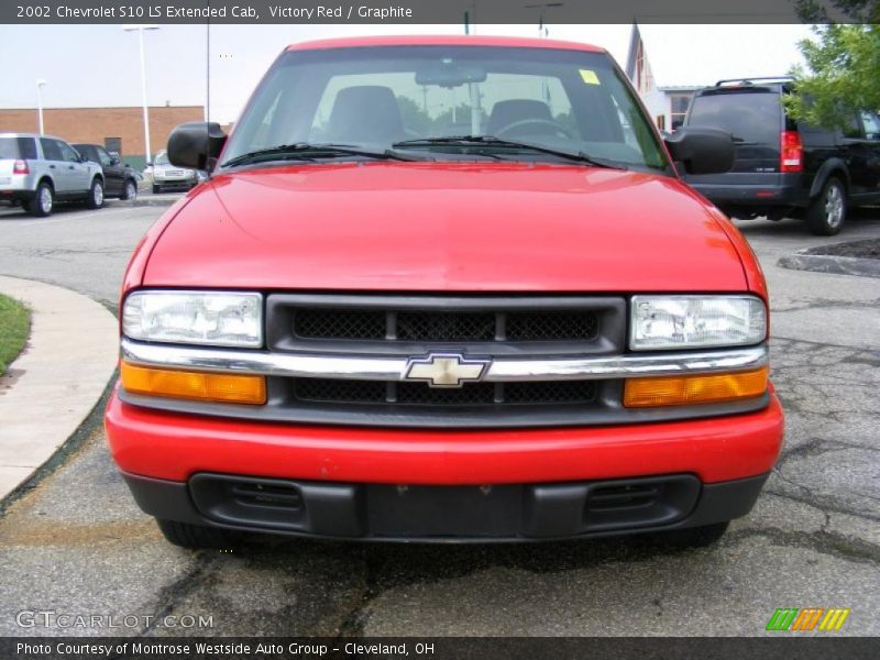 Victory Red / Graphite 2002 Chevrolet S10 LS Extended Cab