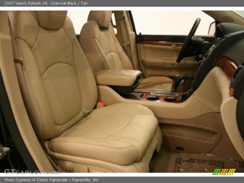Charcoal Black / Tan 2007 Saturn Outlook XR