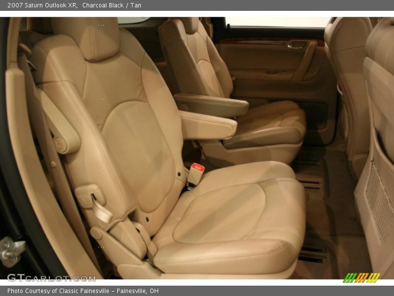 Charcoal Black / Tan 2007 Saturn Outlook XR
