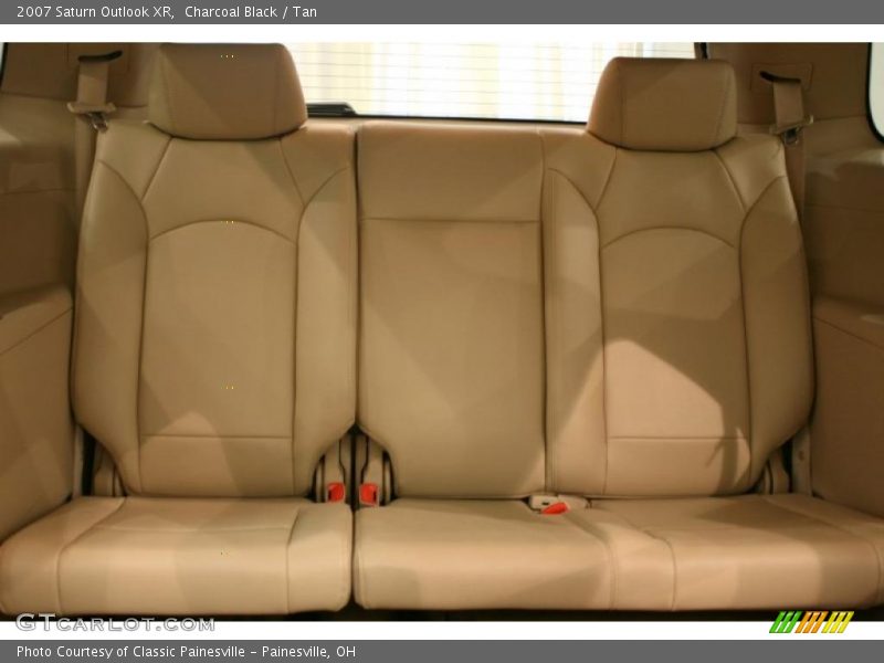 Charcoal Black / Tan 2007 Saturn Outlook XR