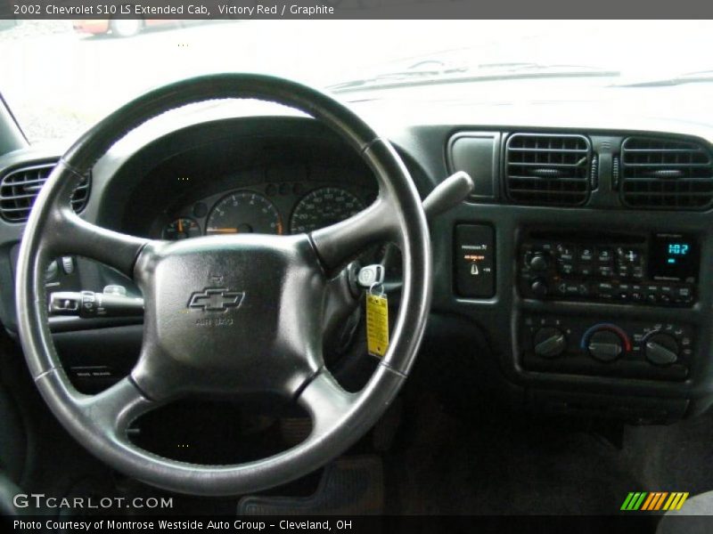 Victory Red / Graphite 2002 Chevrolet S10 LS Extended Cab