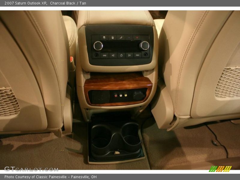 Charcoal Black / Tan 2007 Saturn Outlook XR