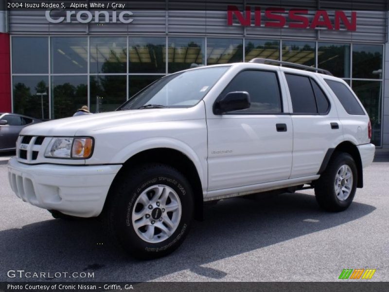 Alpine White / Gray 2004 Isuzu Rodeo S