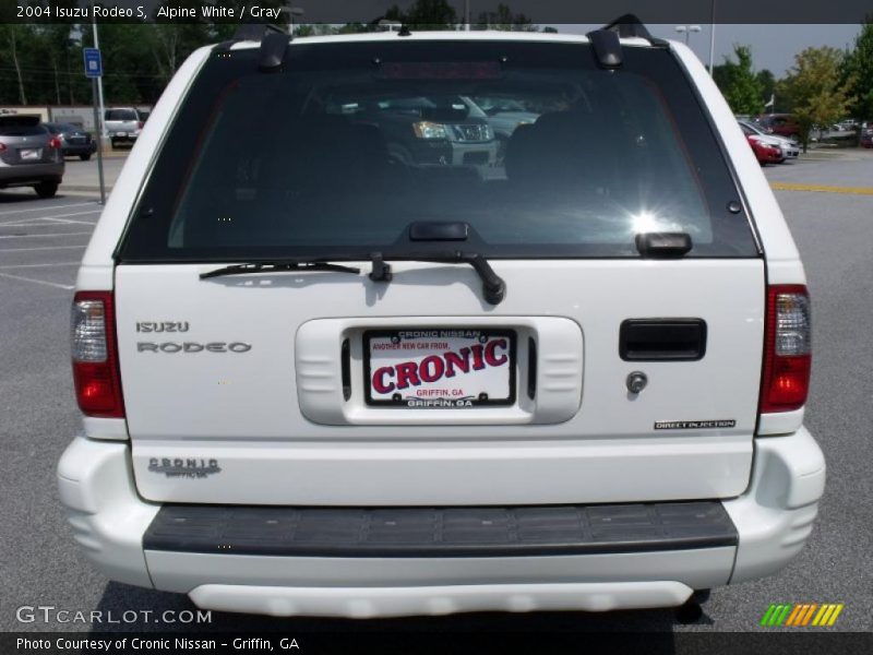 Alpine White / Gray 2004 Isuzu Rodeo S