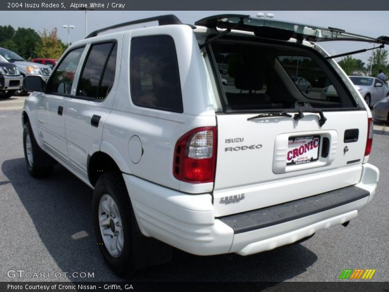 Alpine White / Gray 2004 Isuzu Rodeo S