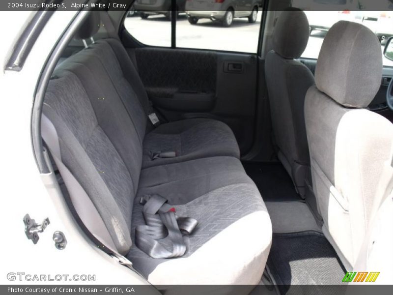 Alpine White / Gray 2004 Isuzu Rodeo S