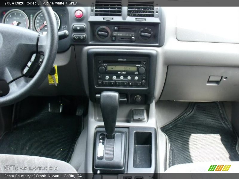 Alpine White / Gray 2004 Isuzu Rodeo S