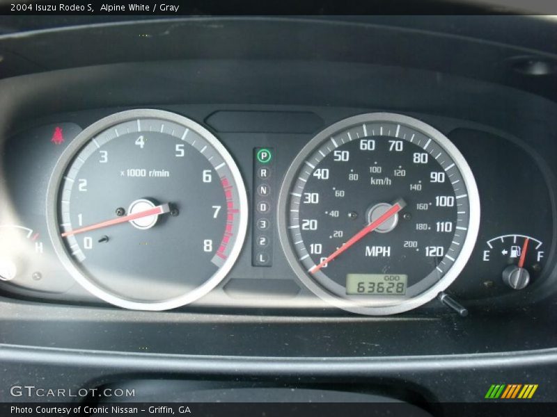 Alpine White / Gray 2004 Isuzu Rodeo S