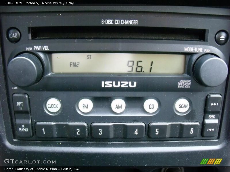 Alpine White / Gray 2004 Isuzu Rodeo S
