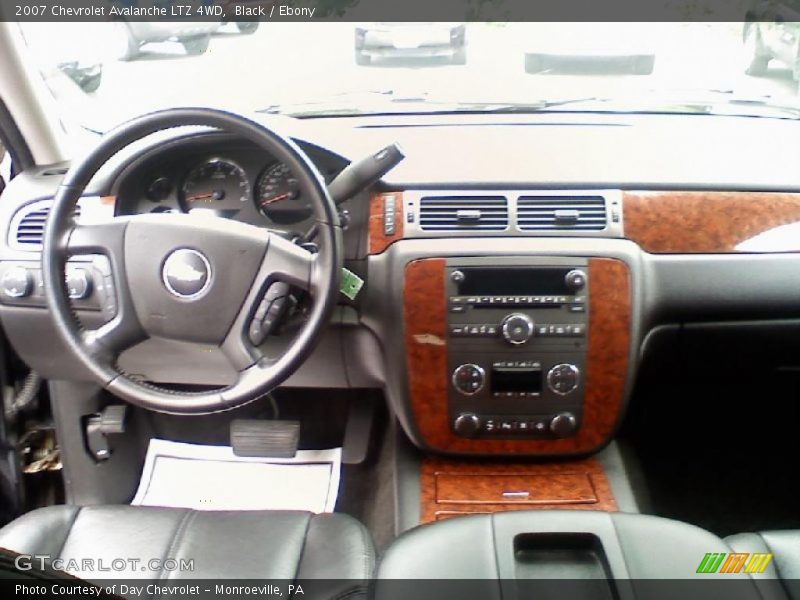 Black / Ebony 2007 Chevrolet Avalanche LTZ 4WD