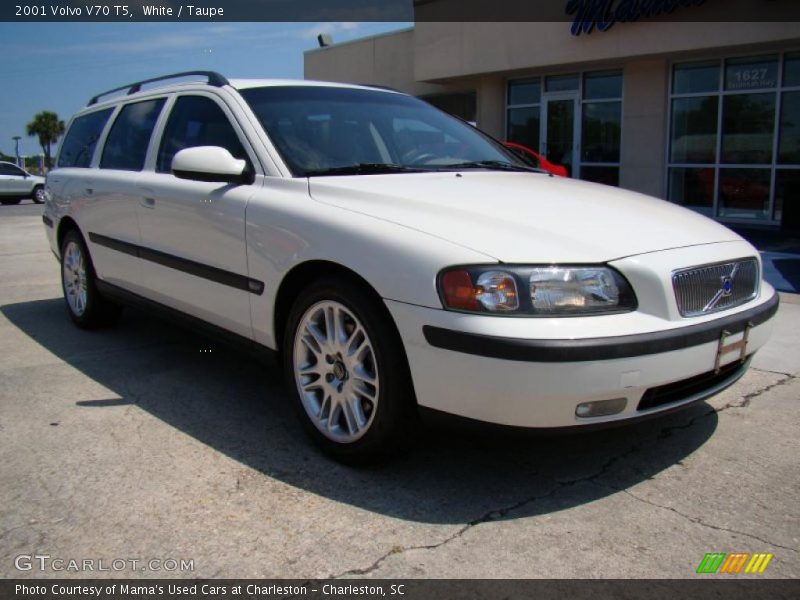 White / Taupe 2001 Volvo V70 T5