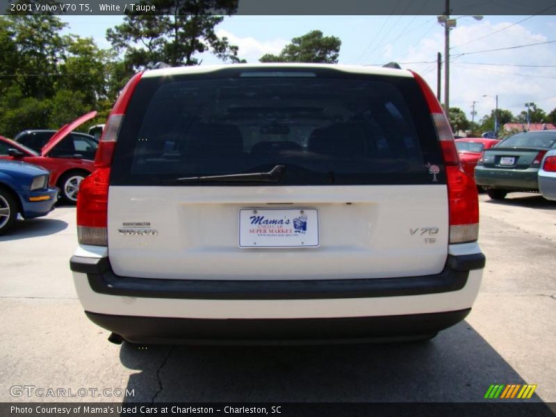 White / Taupe 2001 Volvo V70 T5