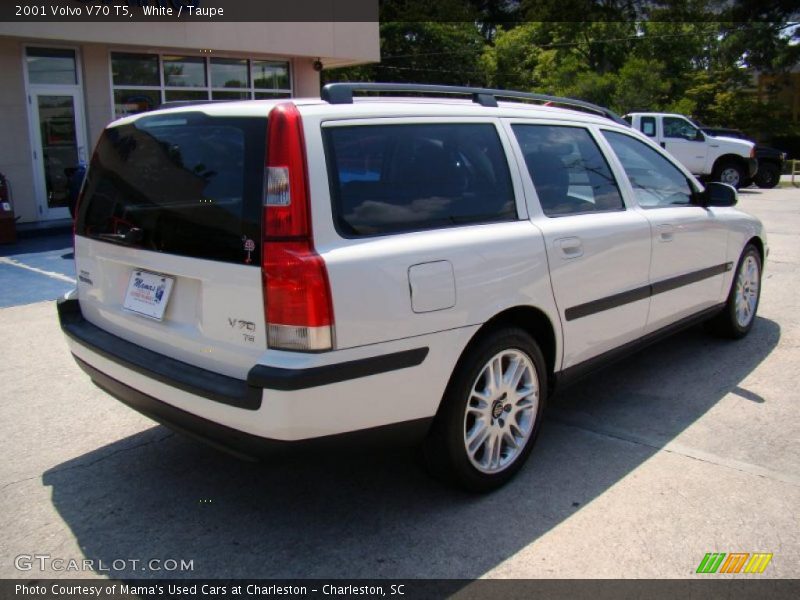 White / Taupe 2001 Volvo V70 T5