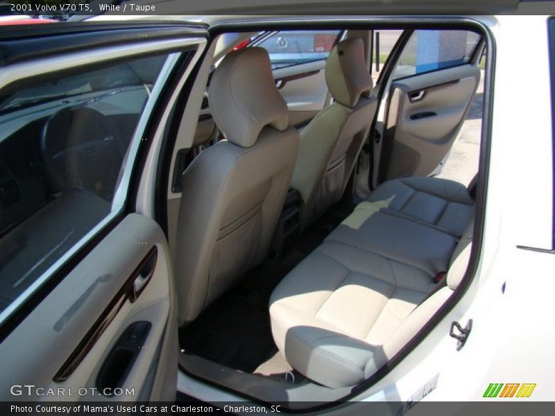 White / Taupe 2001 Volvo V70 T5