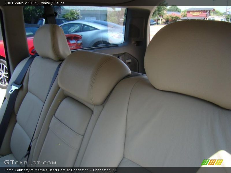 White / Taupe 2001 Volvo V70 T5