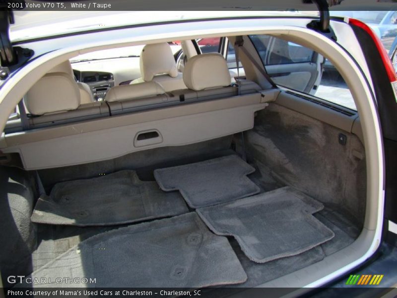 White / Taupe 2001 Volvo V70 T5