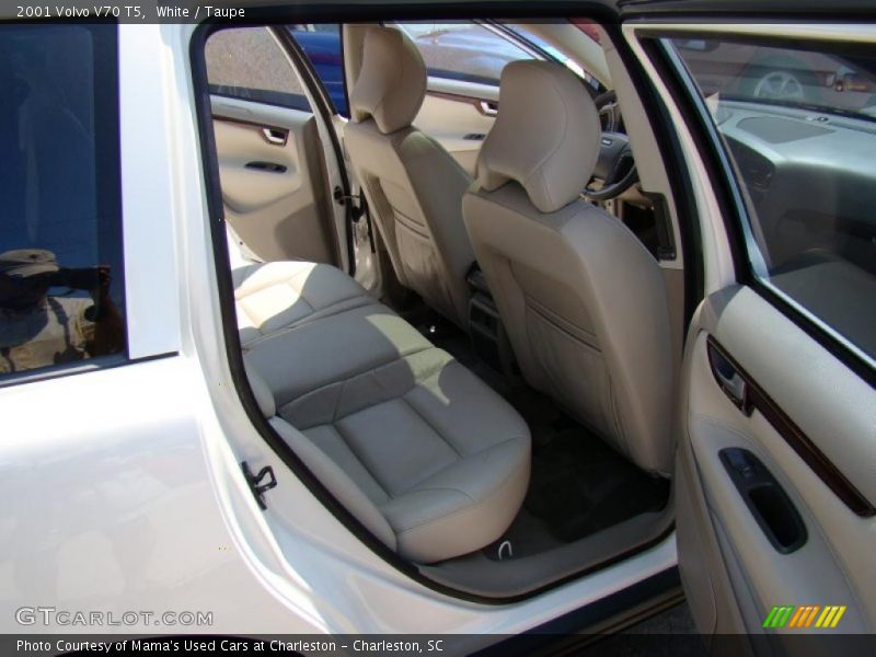 White / Taupe 2001 Volvo V70 T5