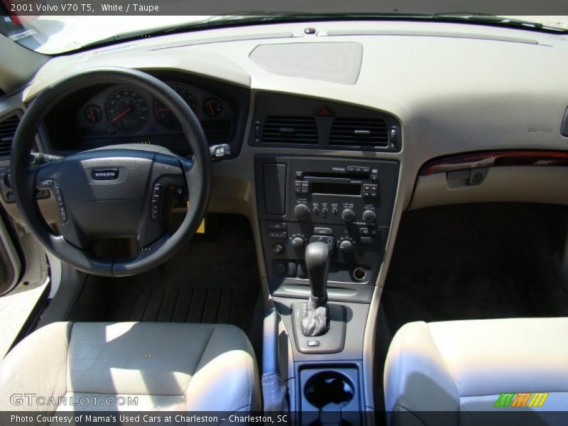 White / Taupe 2001 Volvo V70 T5