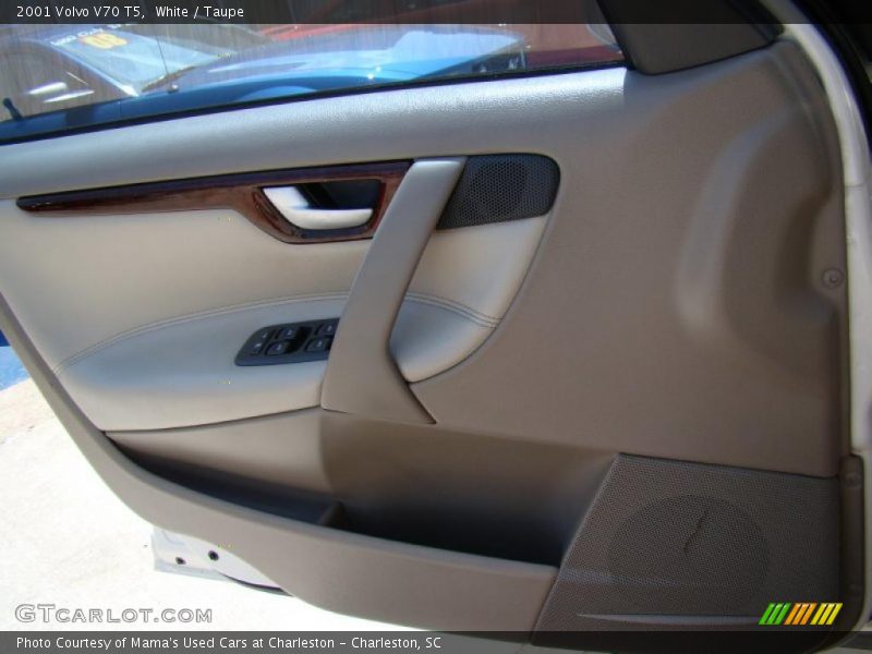 White / Taupe 2001 Volvo V70 T5
