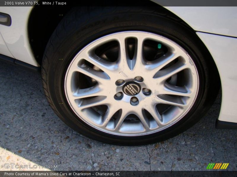White / Taupe 2001 Volvo V70 T5