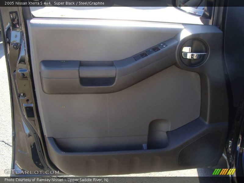 Super Black / Steel/Graphite 2005 Nissan Xterra S 4x4
