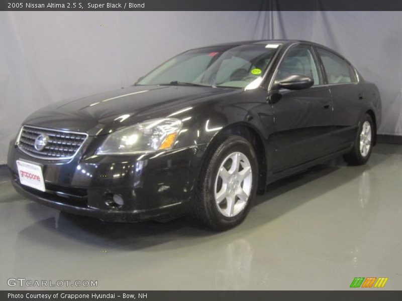 Super Black / Blond 2005 Nissan Altima 2.5 S