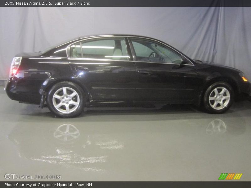 Super Black / Blond 2005 Nissan Altima 2.5 S