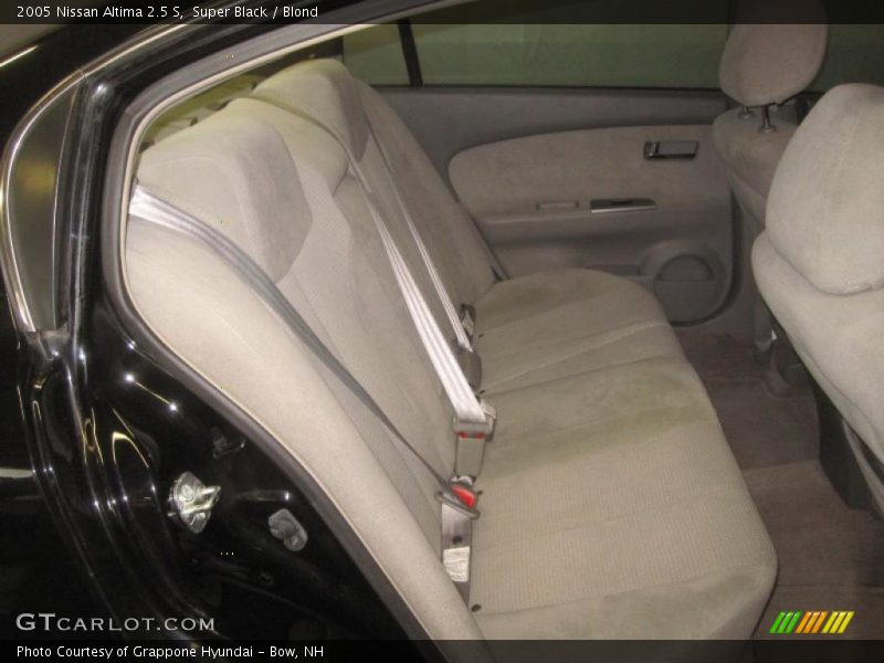 Super Black / Blond 2005 Nissan Altima 2.5 S
