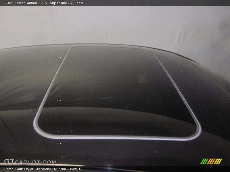 Super Black / Blond 2005 Nissan Altima 2.5 S