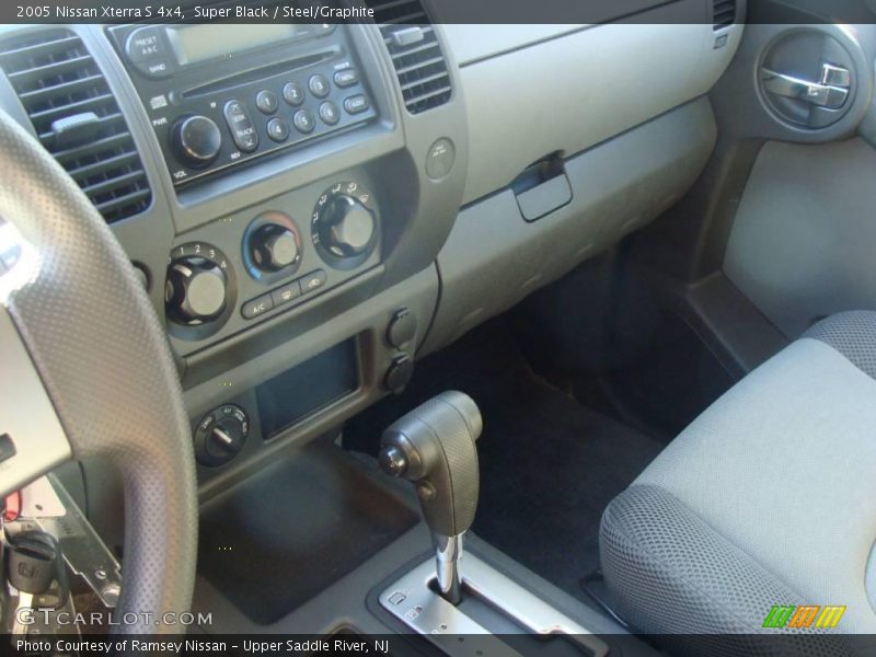 Super Black / Steel/Graphite 2005 Nissan Xterra S 4x4