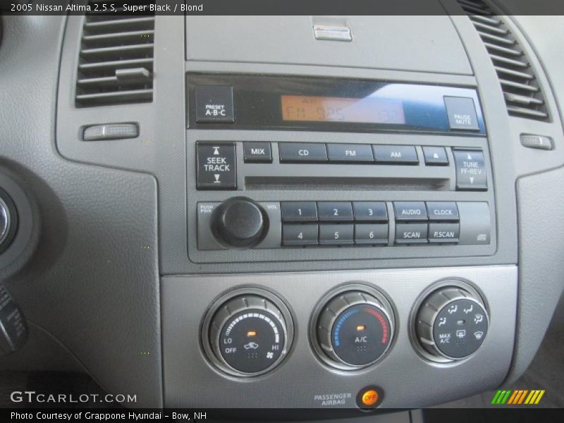 Super Black / Blond 2005 Nissan Altima 2.5 S