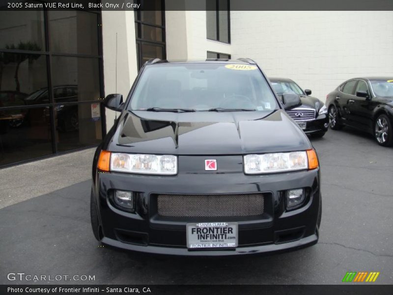 Black Onyx / Gray 2005 Saturn VUE Red Line