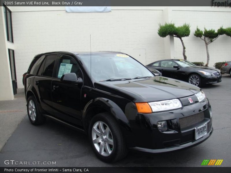 Black Onyx / Gray 2005 Saturn VUE Red Line