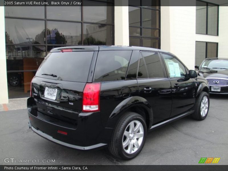 Black Onyx / Gray 2005 Saturn VUE Red Line