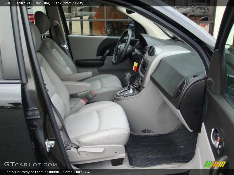 Black Onyx / Gray 2005 Saturn VUE Red Line