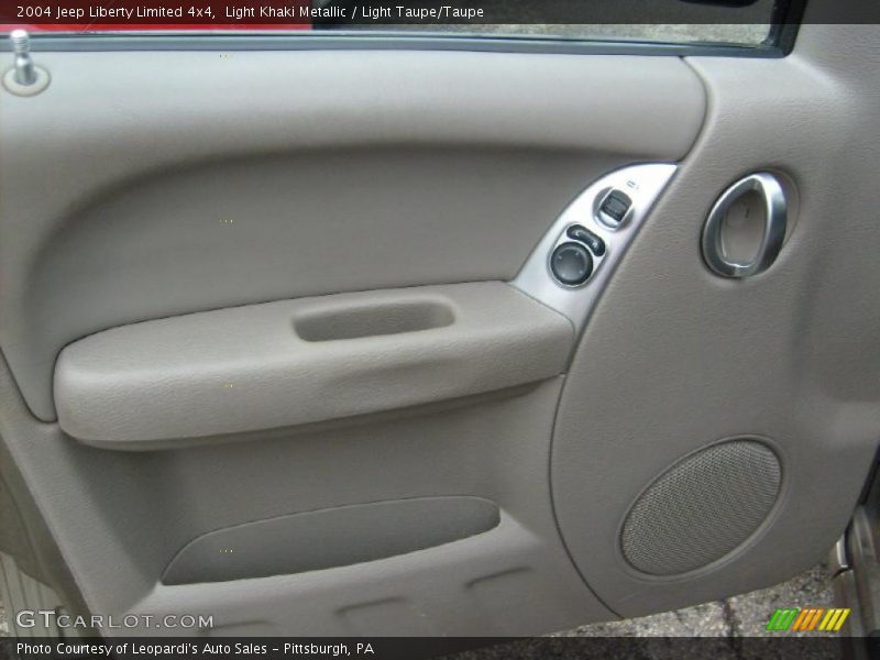 Light Khaki Metallic / Light Taupe/Taupe 2004 Jeep Liberty Limited 4x4