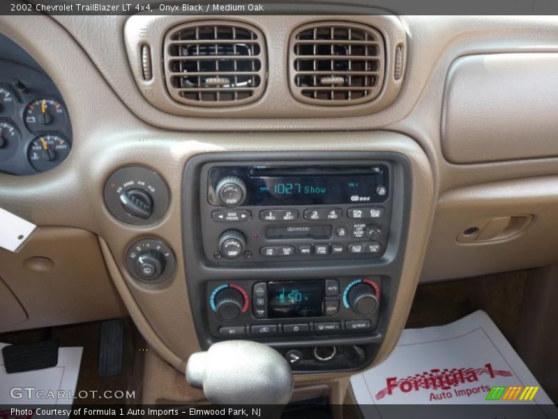 Onyx Black / Medium Oak 2002 Chevrolet TrailBlazer LT 4x4