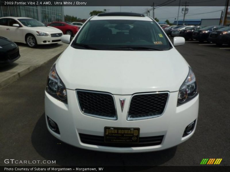 Ultra White / Ebony 2009 Pontiac Vibe 2.4 AWD