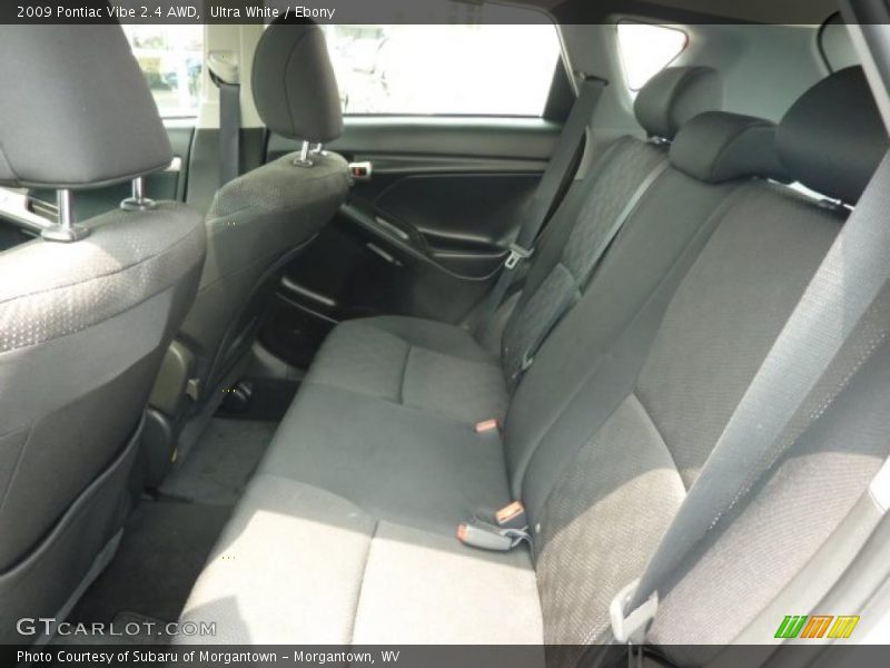 Ultra White / Ebony 2009 Pontiac Vibe 2.4 AWD