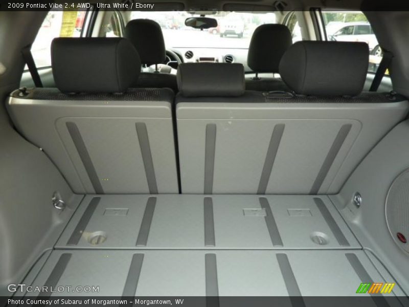 Ultra White / Ebony 2009 Pontiac Vibe 2.4 AWD