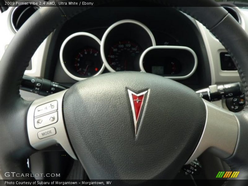 Ultra White / Ebony 2009 Pontiac Vibe 2.4 AWD