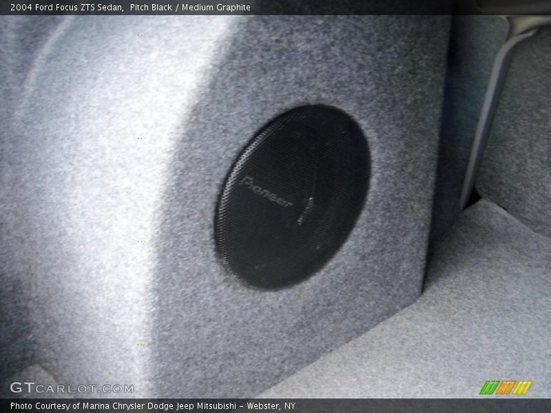 Pitch Black / Medium Graphite 2004 Ford Focus ZTS Sedan
