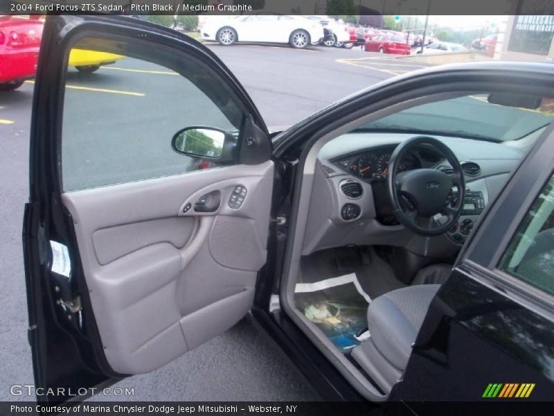 Pitch Black / Medium Graphite 2004 Ford Focus ZTS Sedan