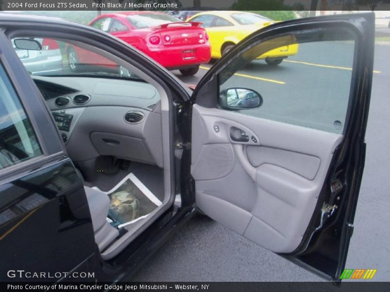 Pitch Black / Medium Graphite 2004 Ford Focus ZTS Sedan