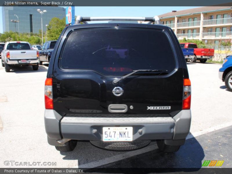 Super Black / Gray 2004 Nissan Xterra